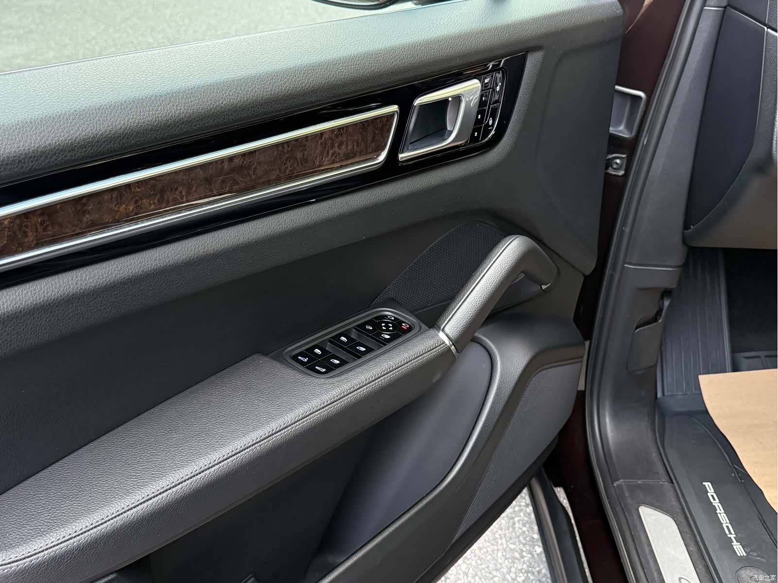 Porsche Cayenne, 2018 9
