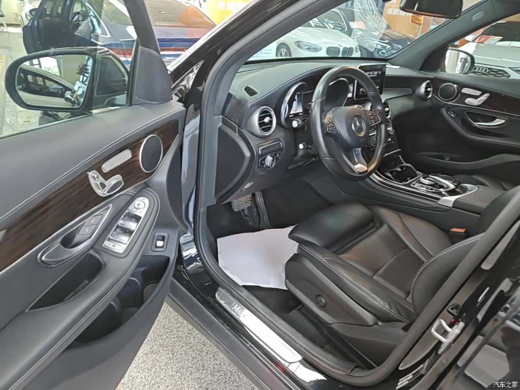 Mercedes-Benz GLC, 2019 16