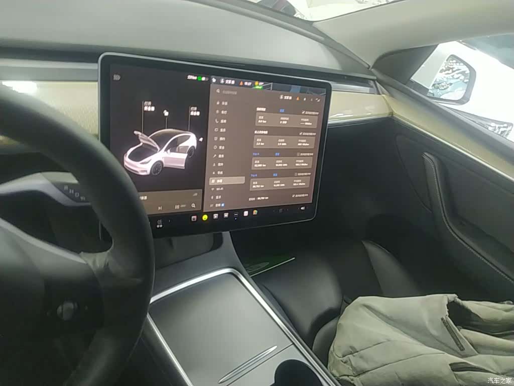 Tesla Model Y, 2021 13