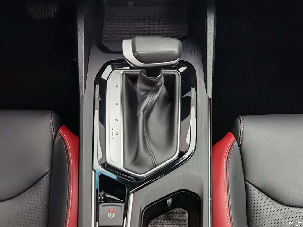 Geely Emgrand, 2021 13