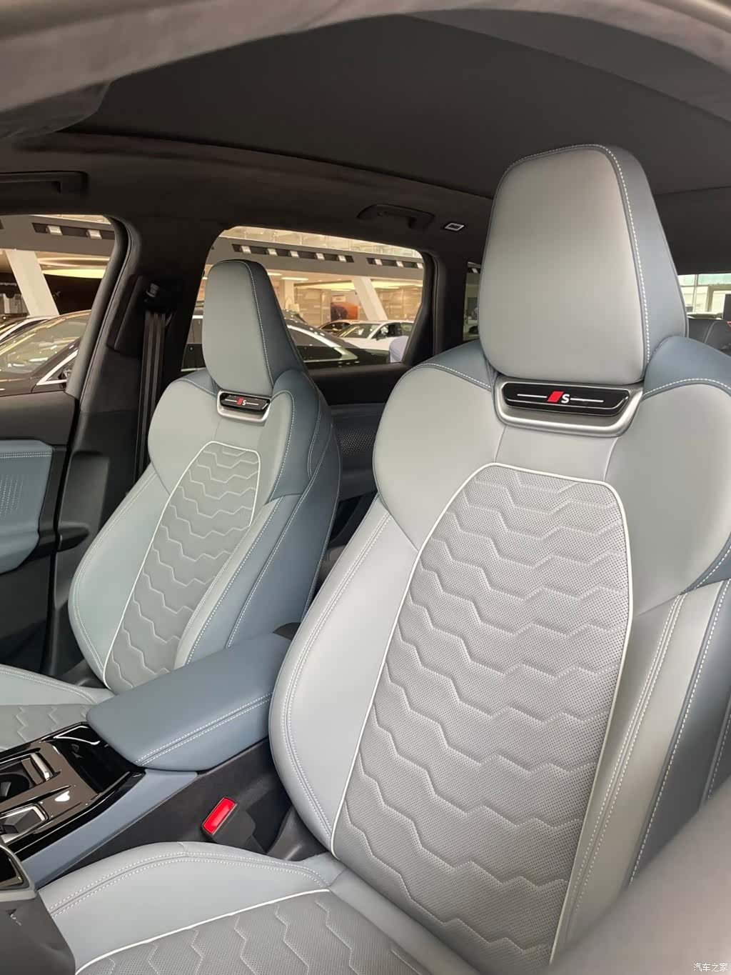Audi e-tron, 2026 все фото