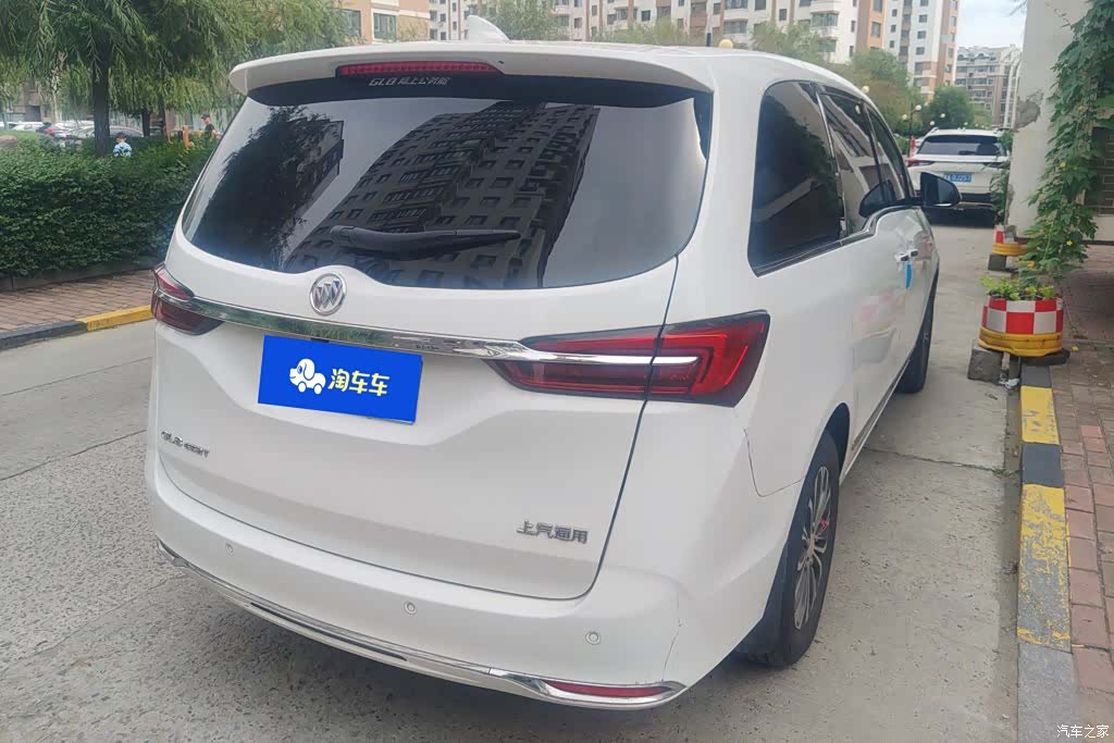 Buick GL8, 2021 3