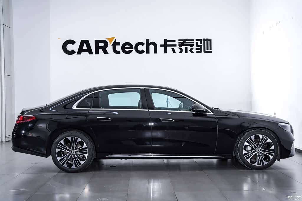 Mercedes-Benz E-Class, 2025 3