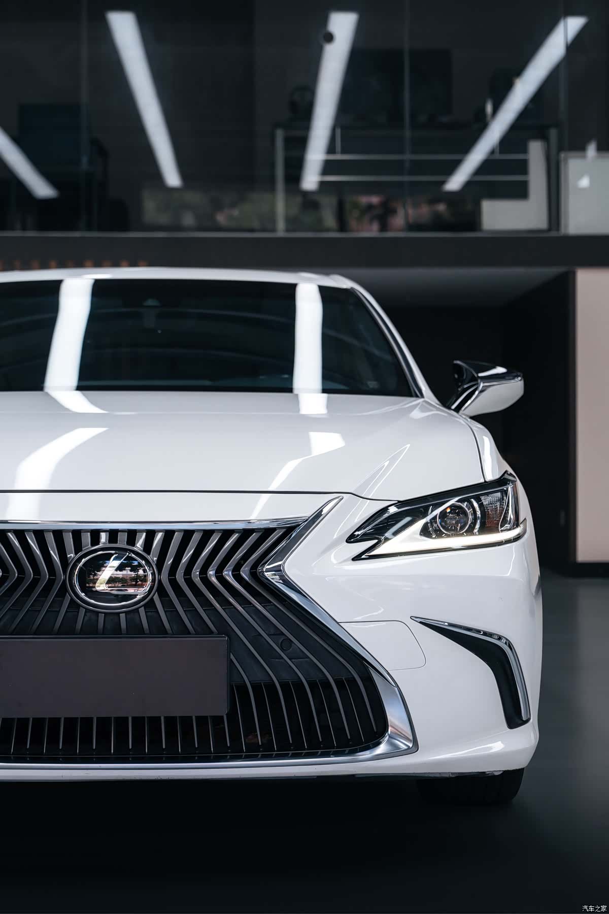 Lexus ES, 2020 все фото