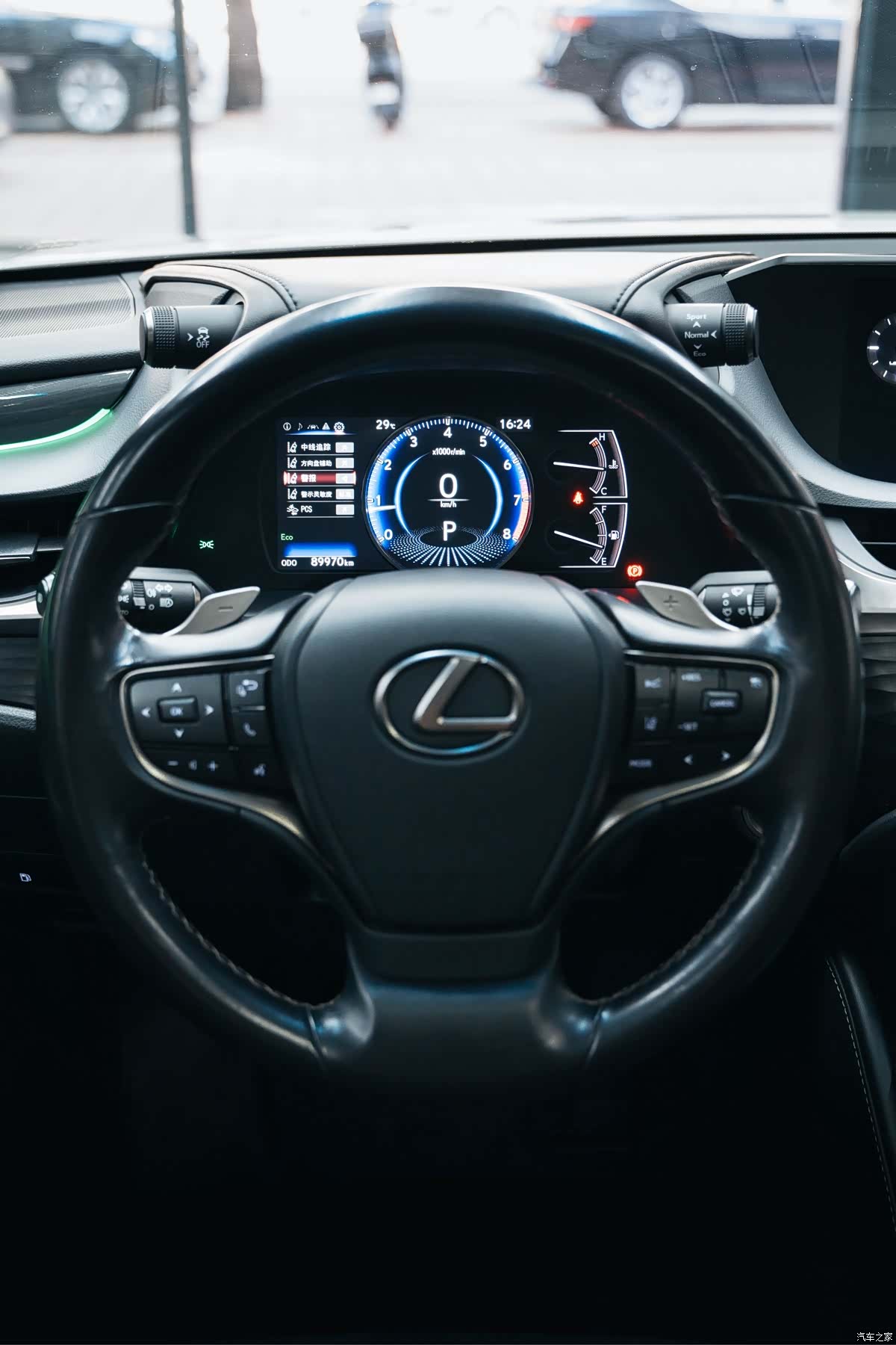 Lexus ES, 2020 13
