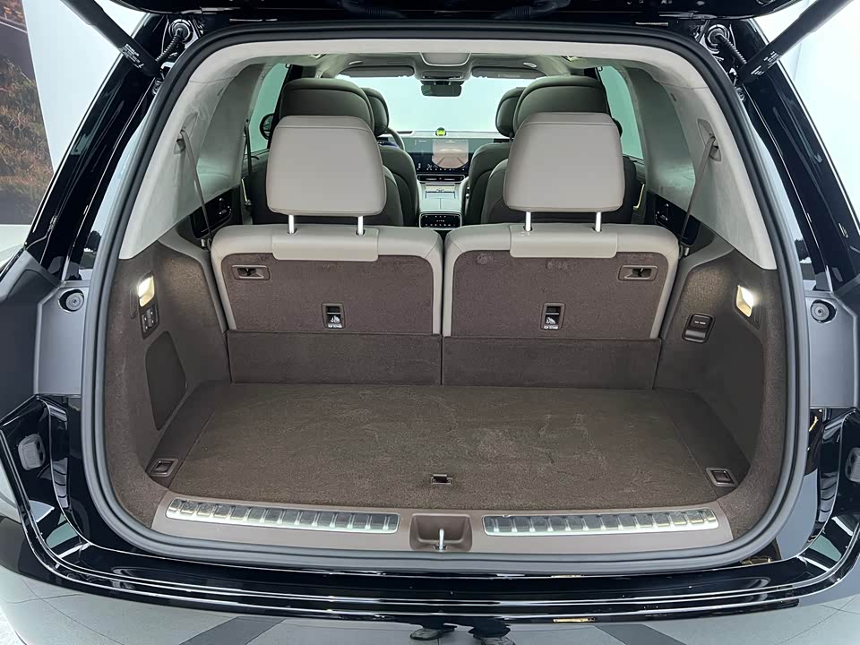 AITO Ask the world M9