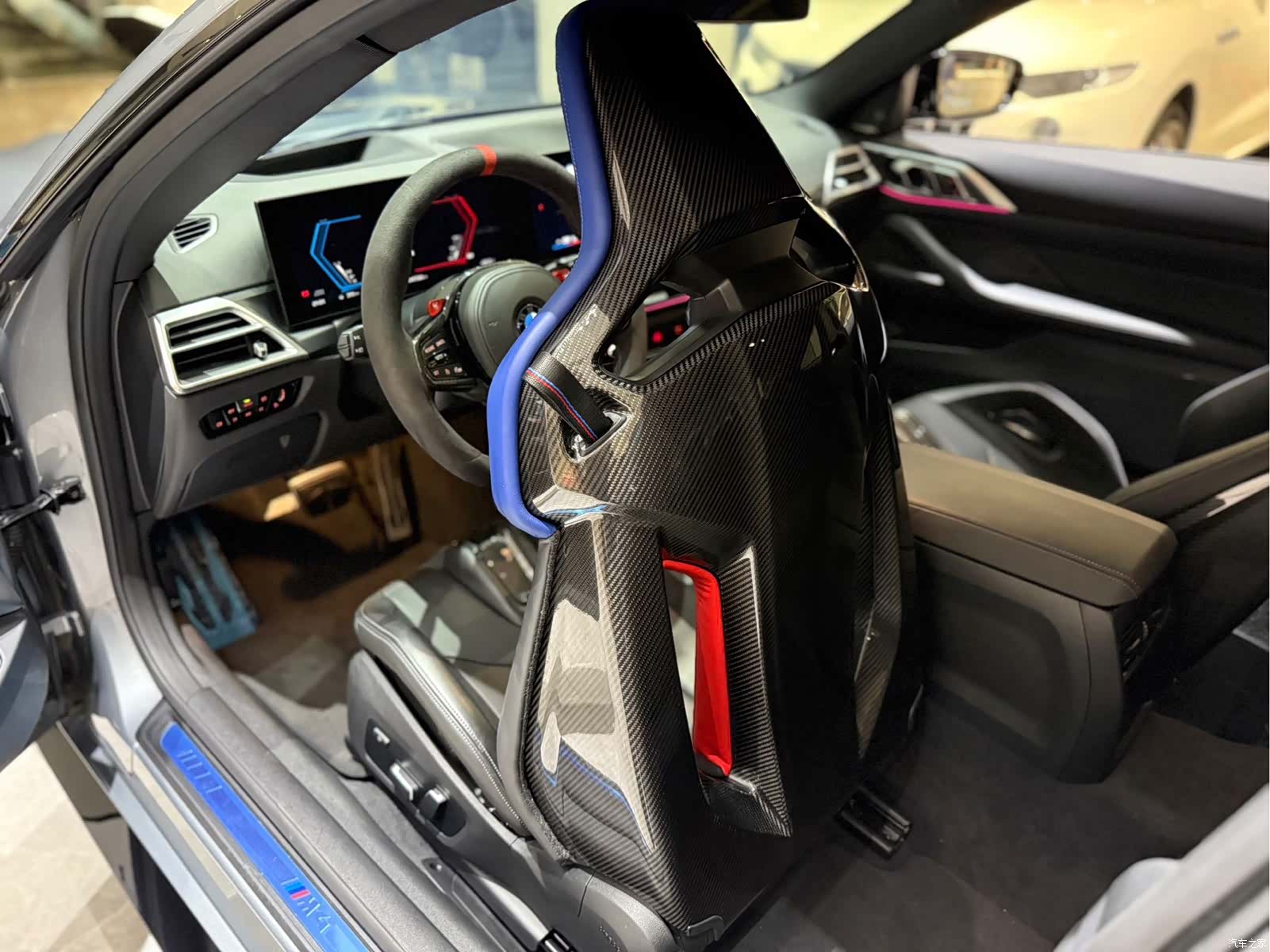 BMW M4, 2025 8