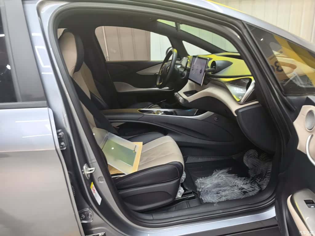 BYD Dolphin, 2023 25