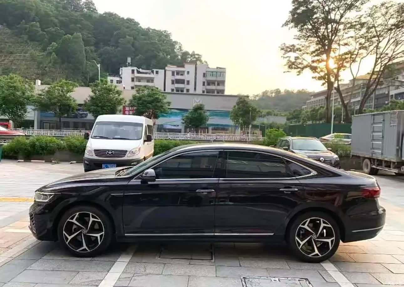 Volkswagen Passat, 2023 4