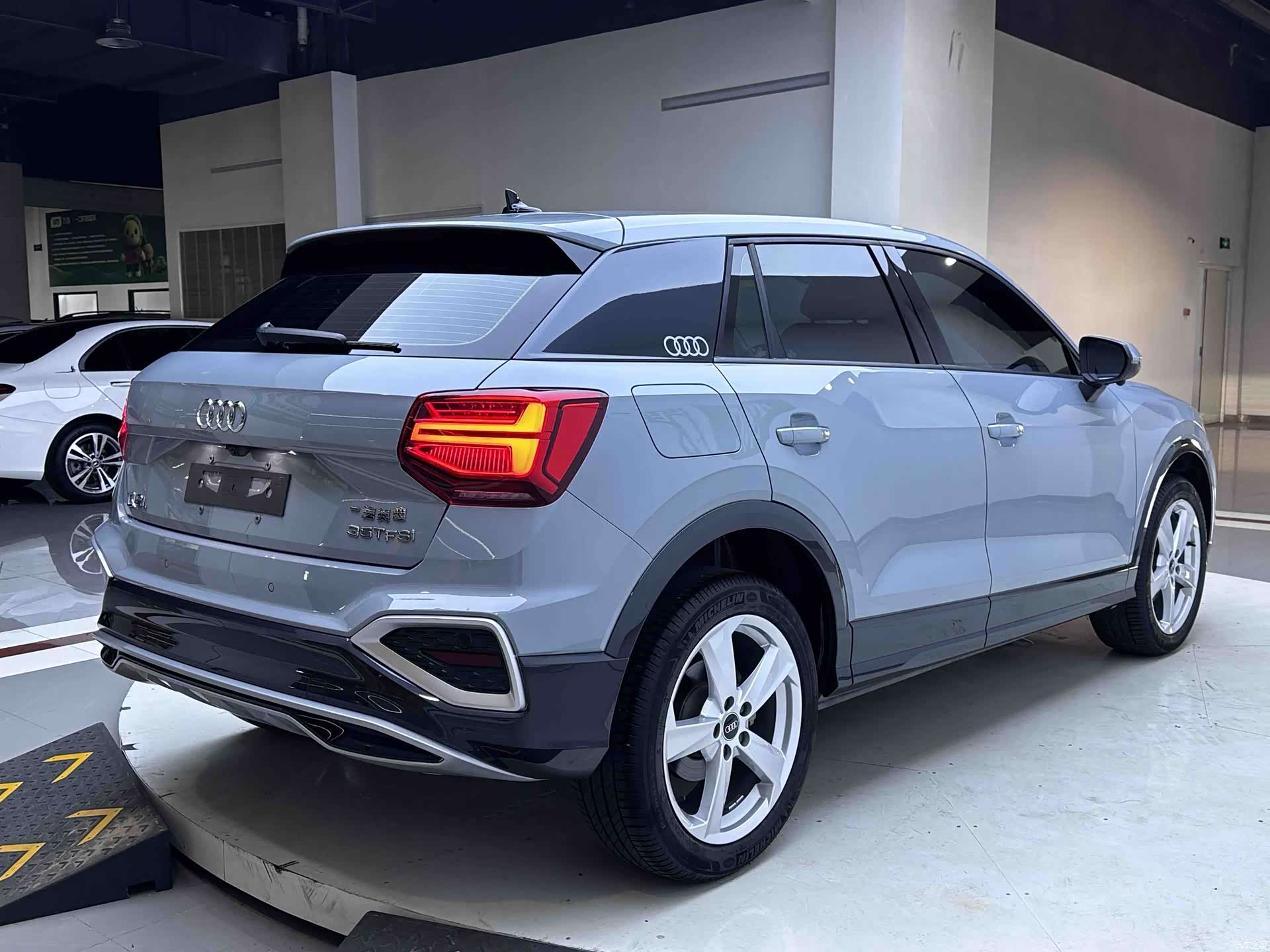 Audi Q2L, 2023 6