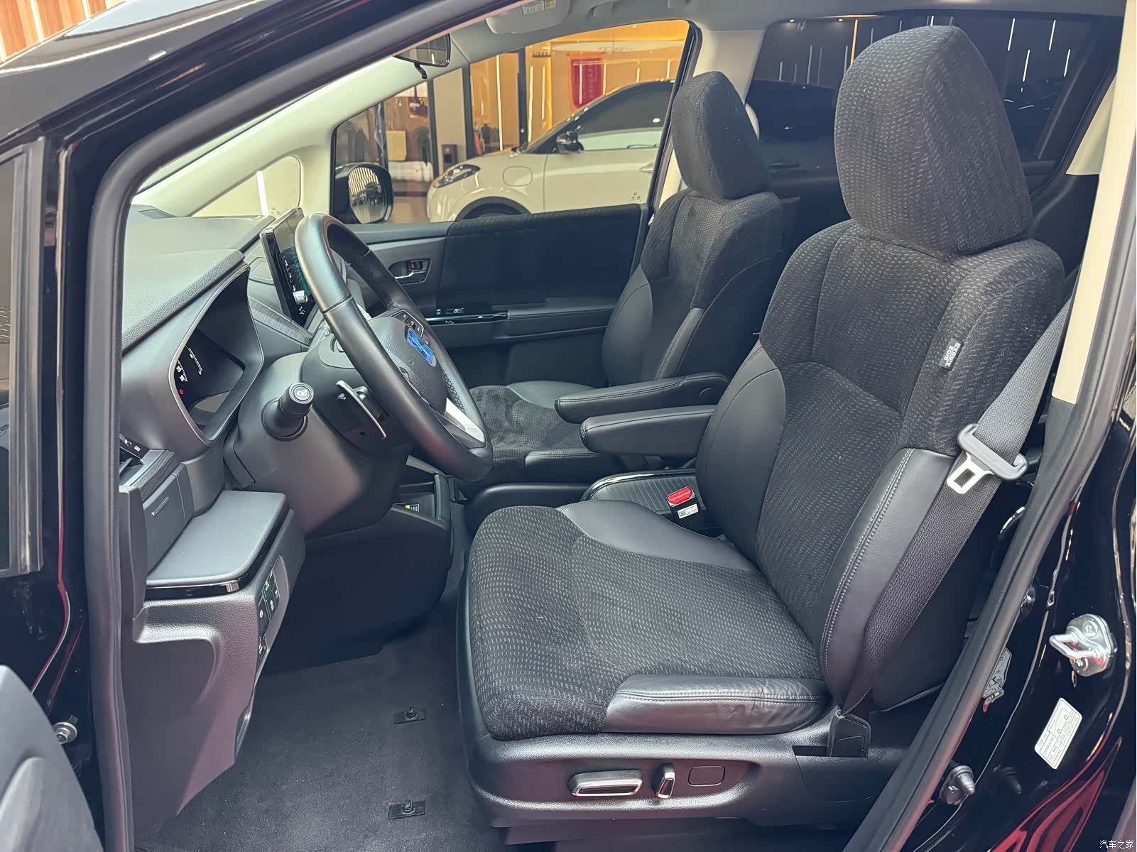 Honda Elysion, 2025 22