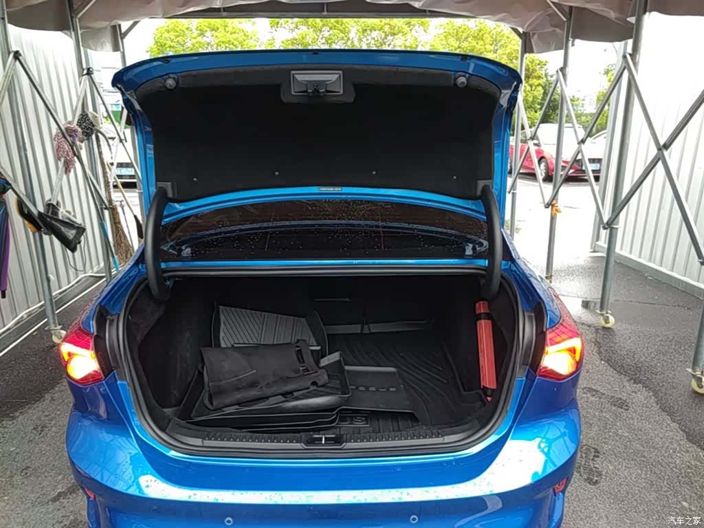 Ford Focus, 2022 19