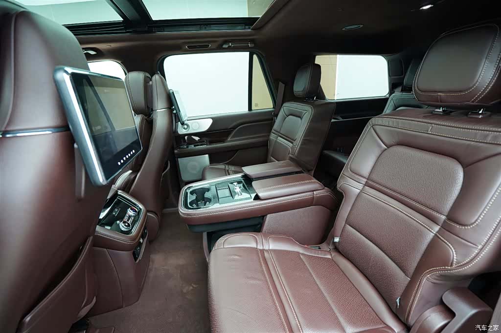 Lincoln Navigator, 2022 14