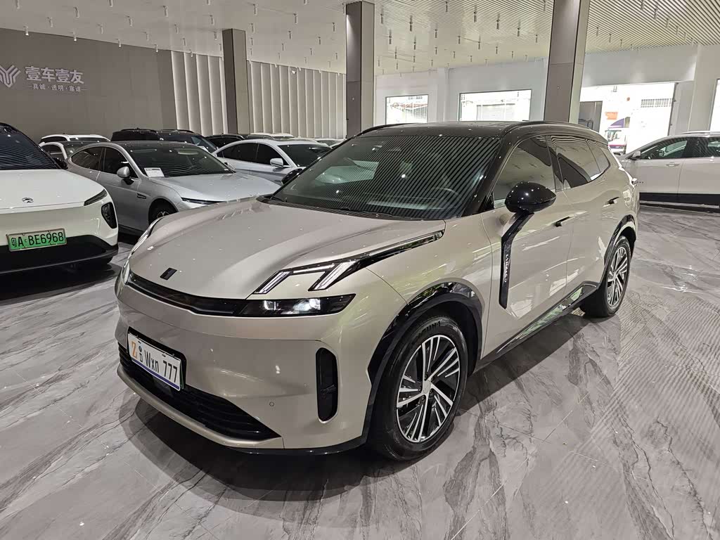 Lynk & Co 08 EM-P