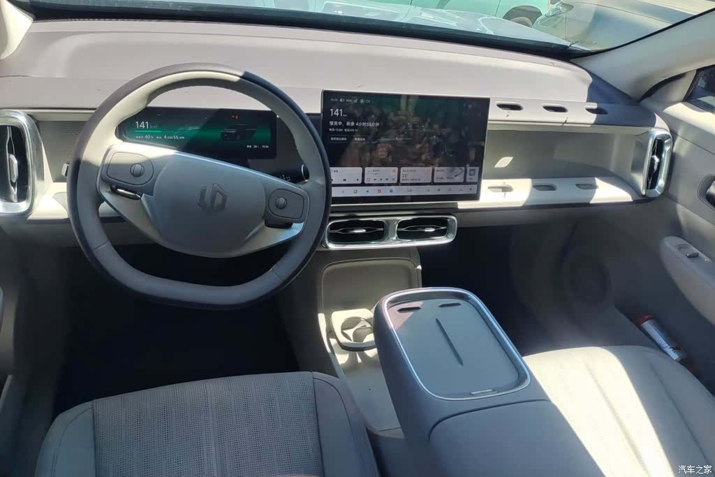 Leapmotor B10, 2025 12