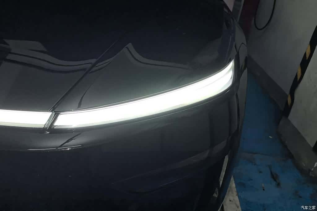 Tesla Model Y, 2025 все фото