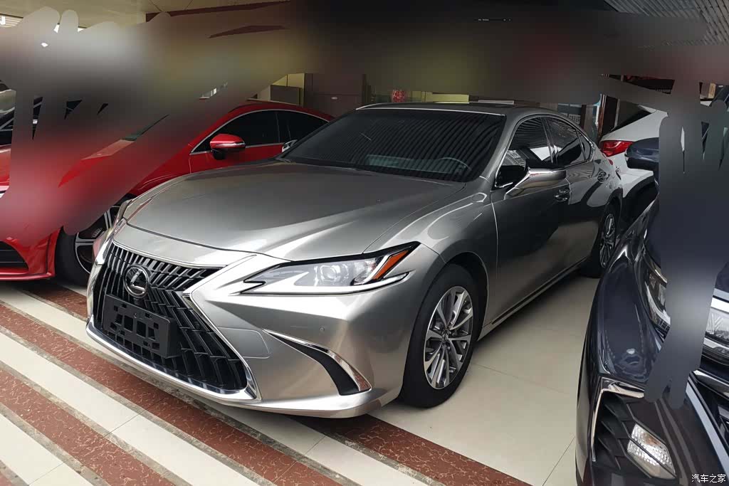 Lexus ES, 2024 1