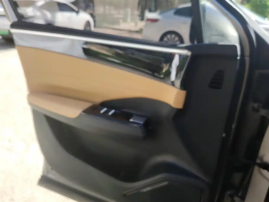 Geely Galaxy Galaxy L7