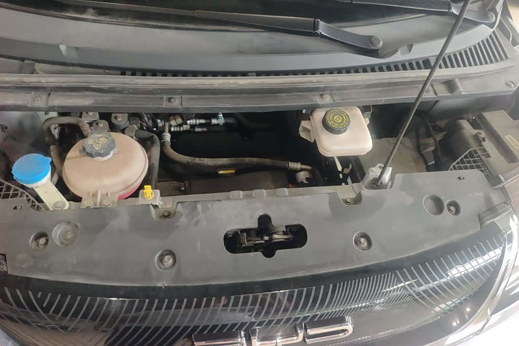 BYD Dolphin, 2022 10