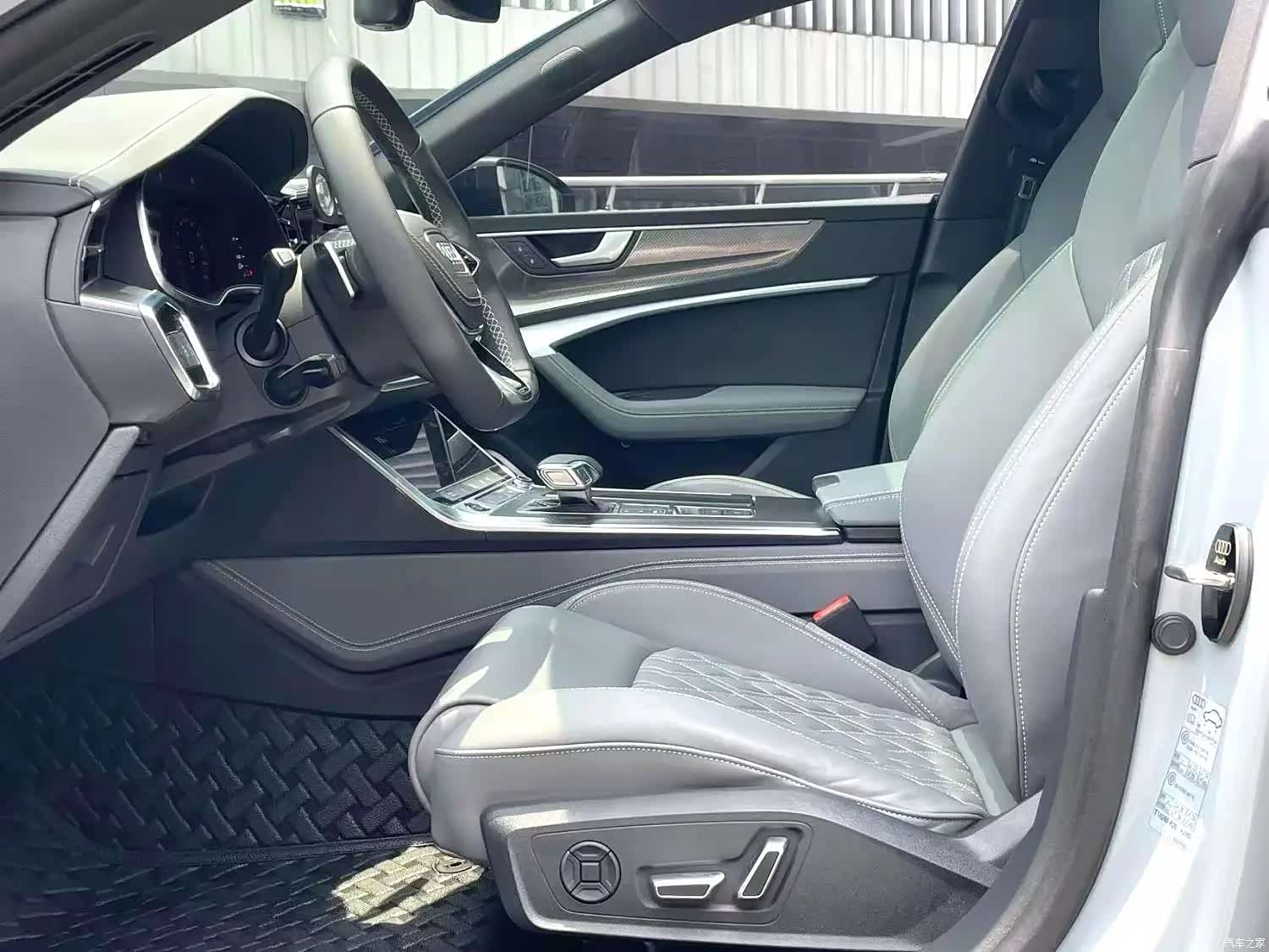 Audi A7L, 2024 4