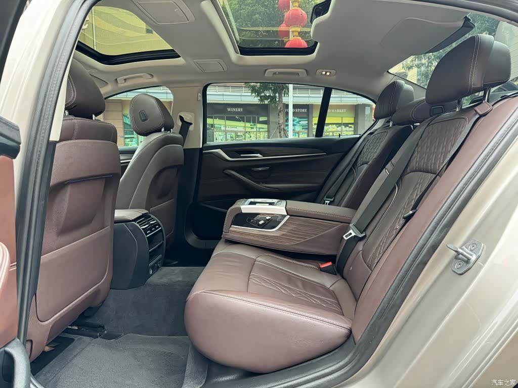 BMW 5 Series, 2018 26