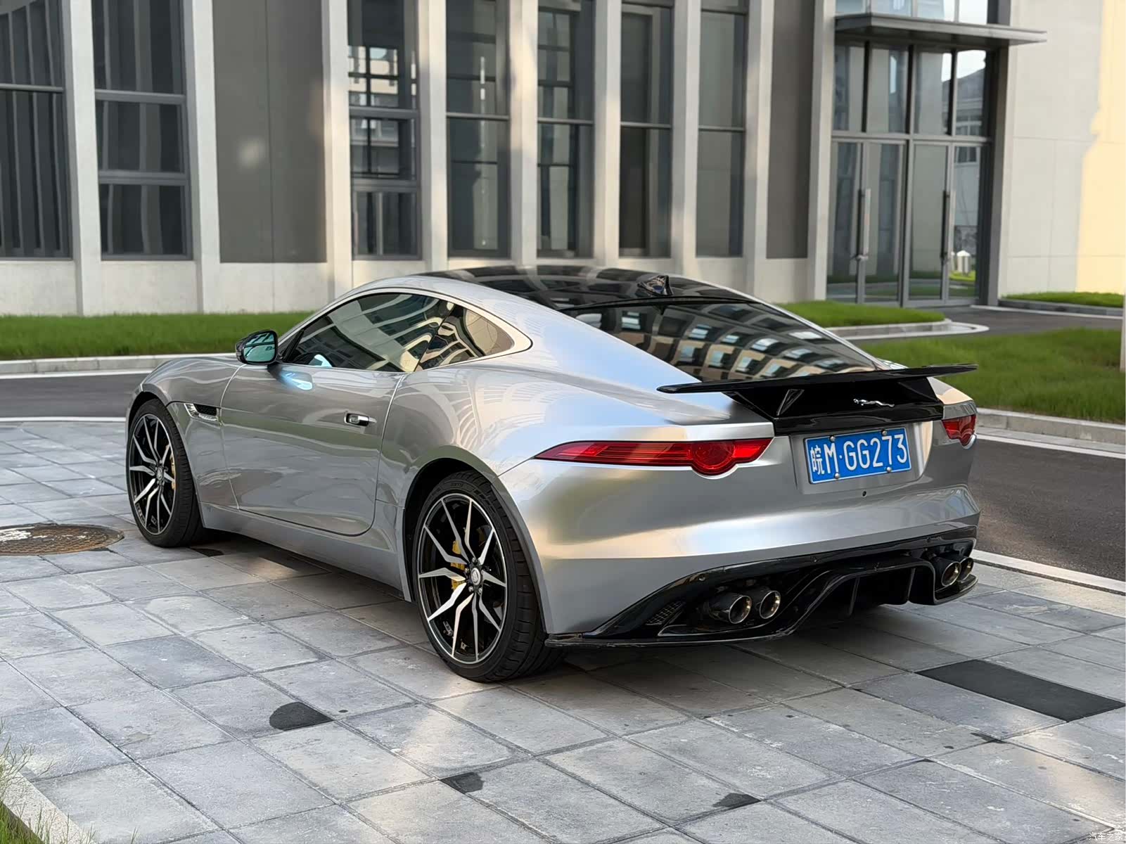 Jaguar F-TYPE, 2018 3
