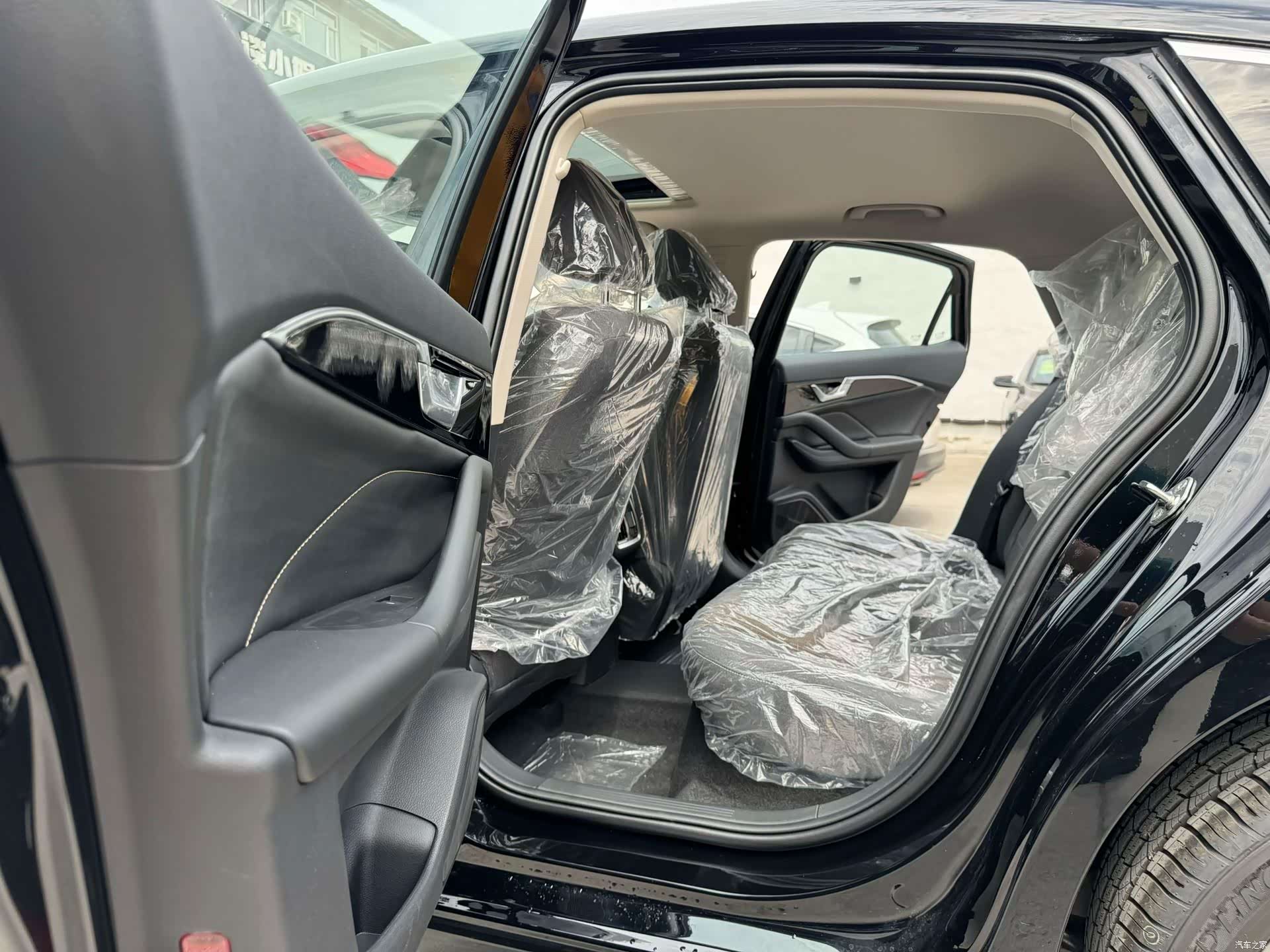 Bestune B70, 1900 15