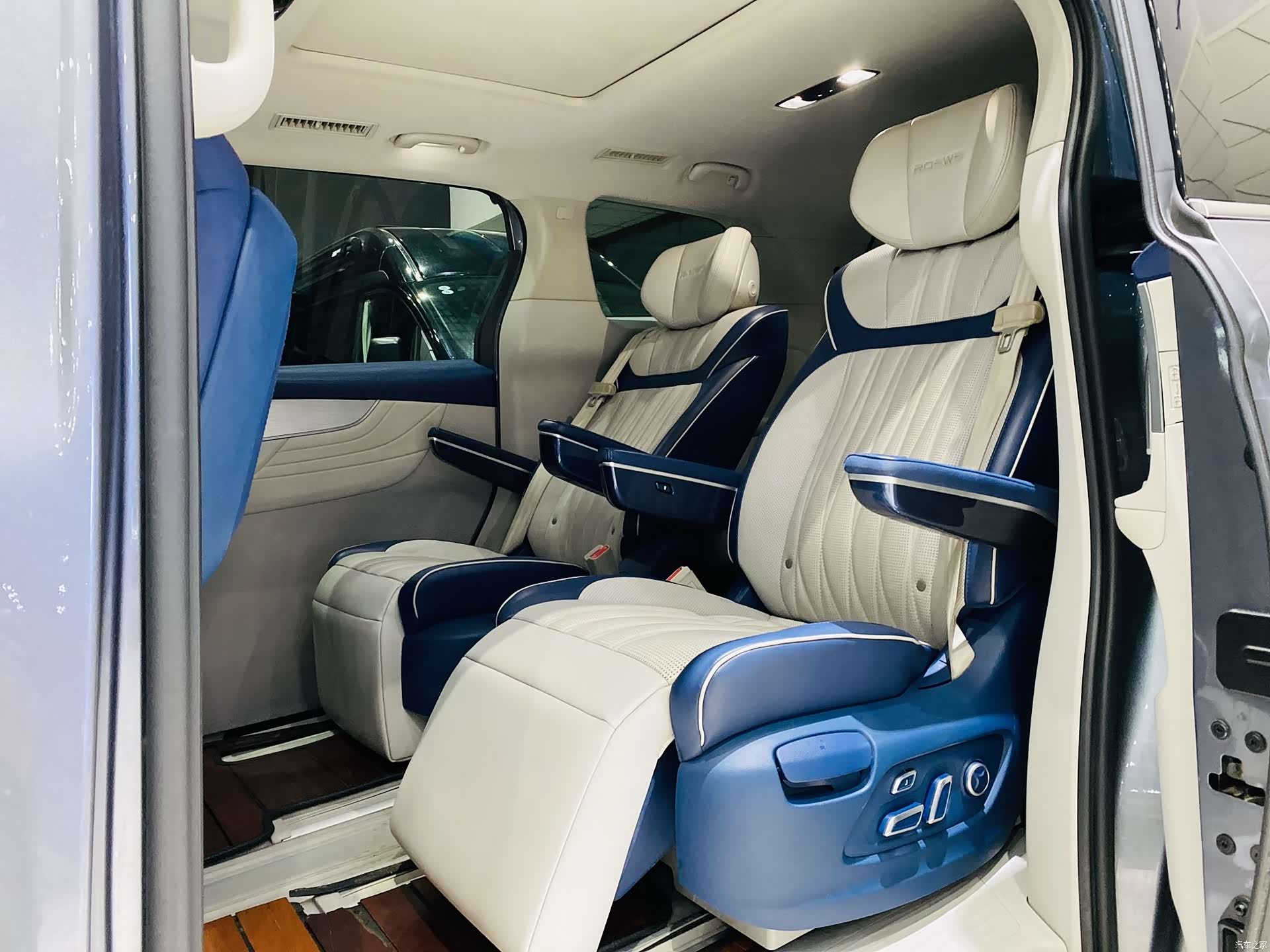Roewe iMAX8, 2022 15