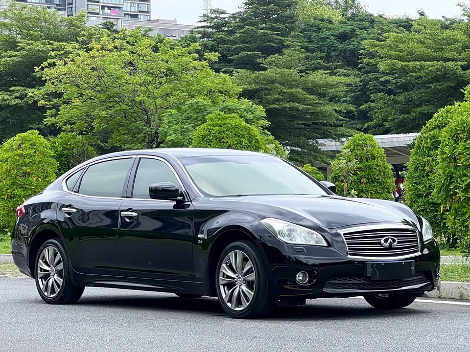 Infiniti Q70 Infiniti Q70
