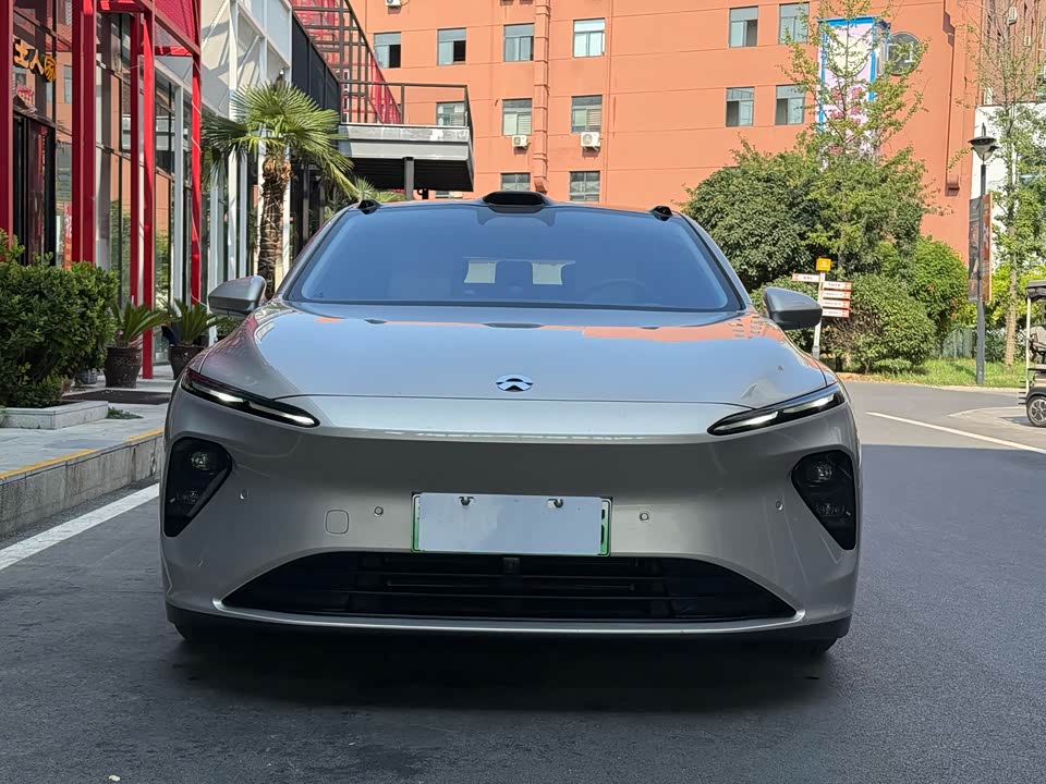 NIO ET7