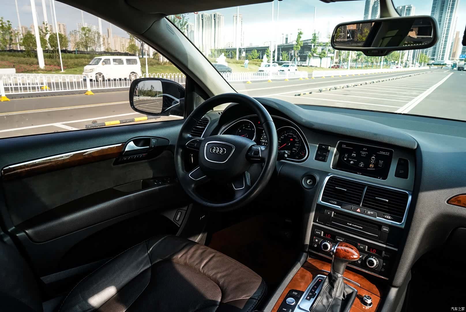 Audi Q7, 2015 10