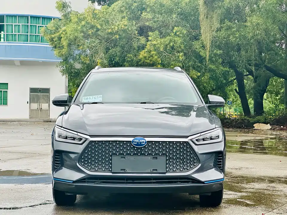BYD e2