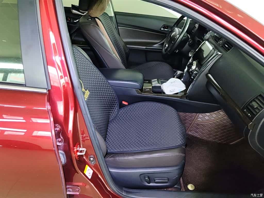 Toyota 2.5V, 2015 20