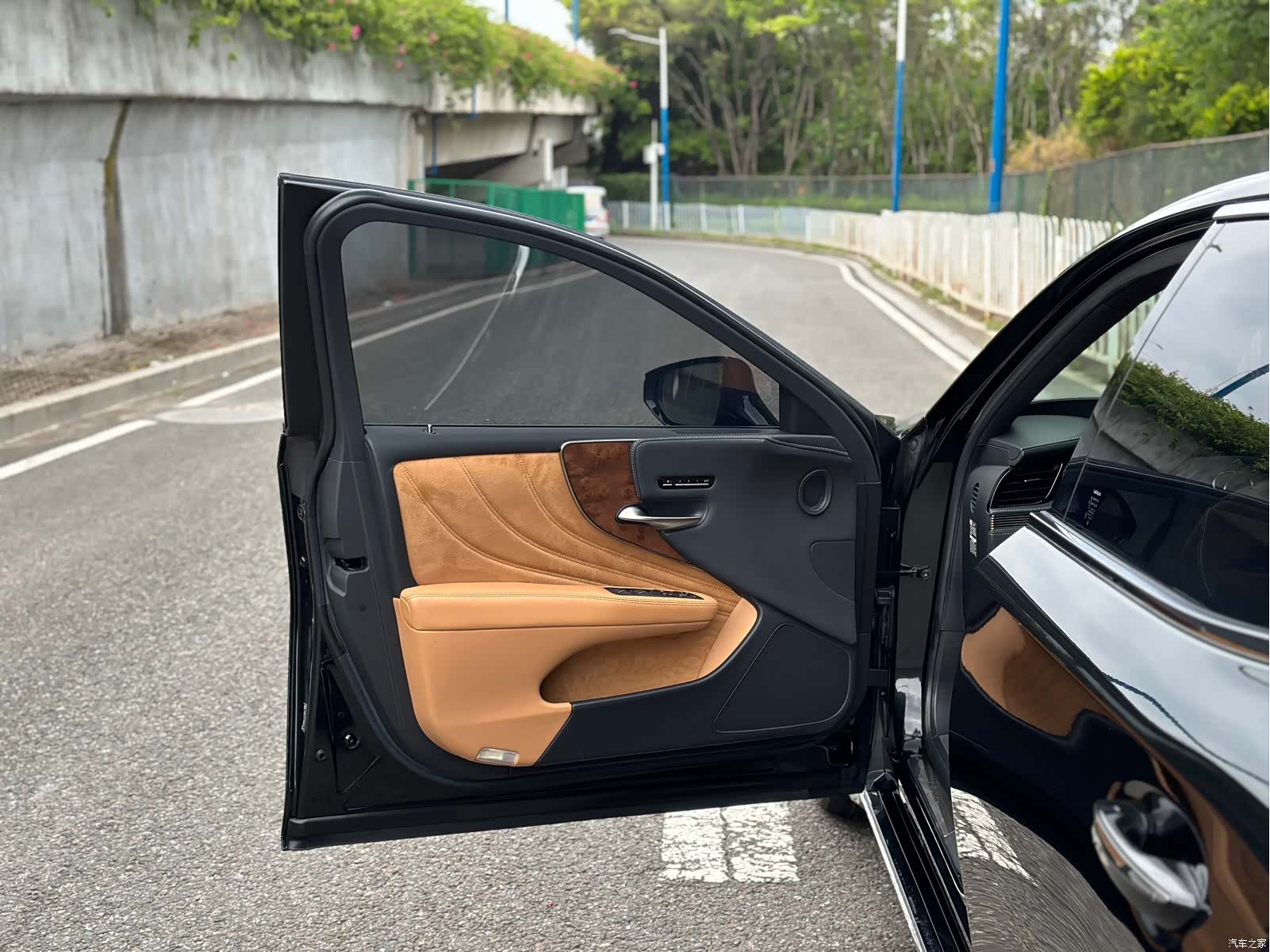 Lexus LS, 2022 11