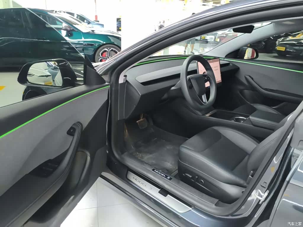 Tesla Model 3, 2024 12
