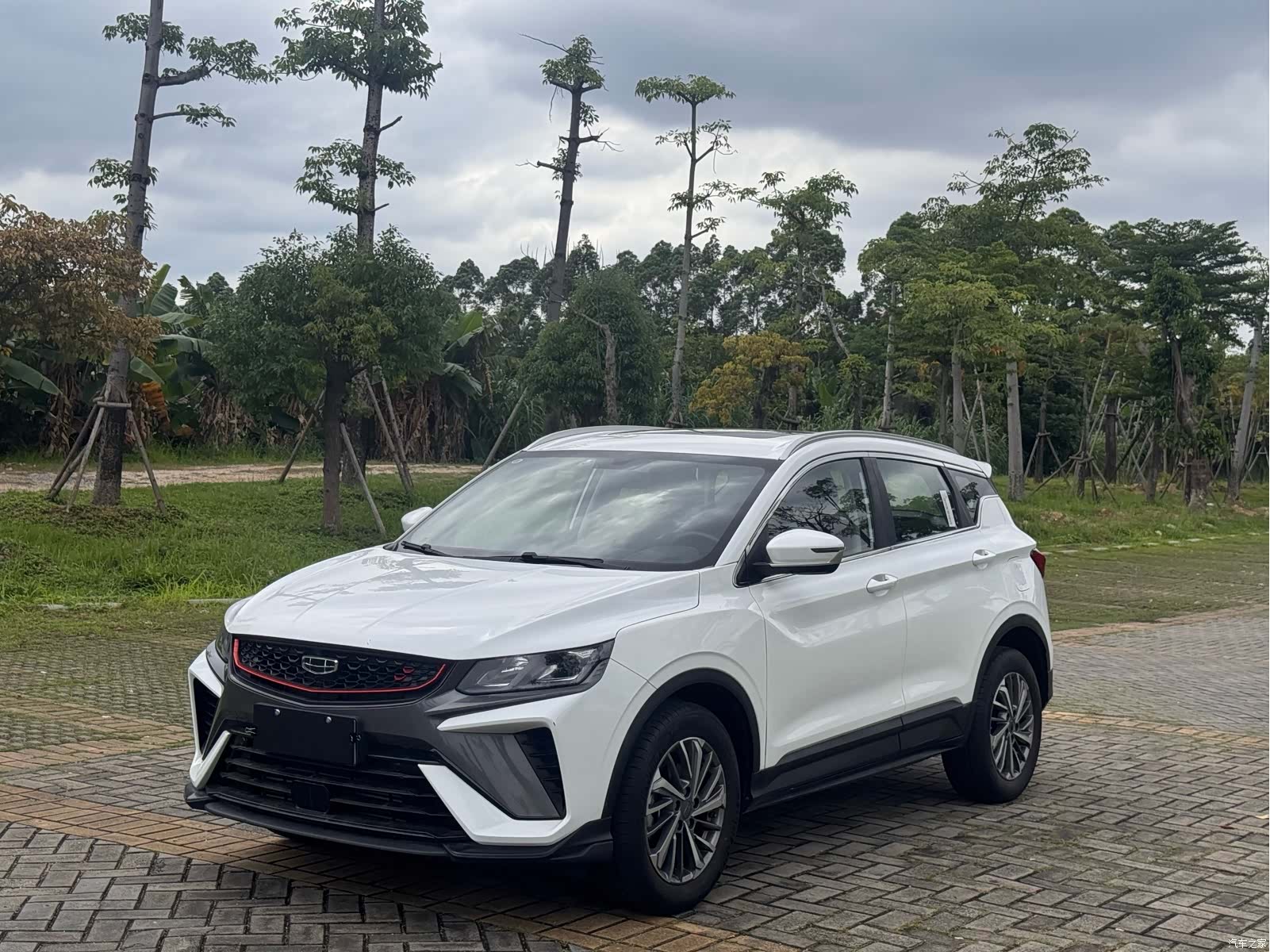 Geely Coolray, 2022 1
