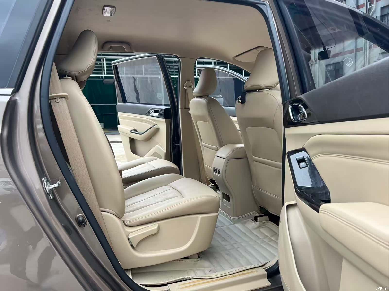 Wuling 730, 2015 8
