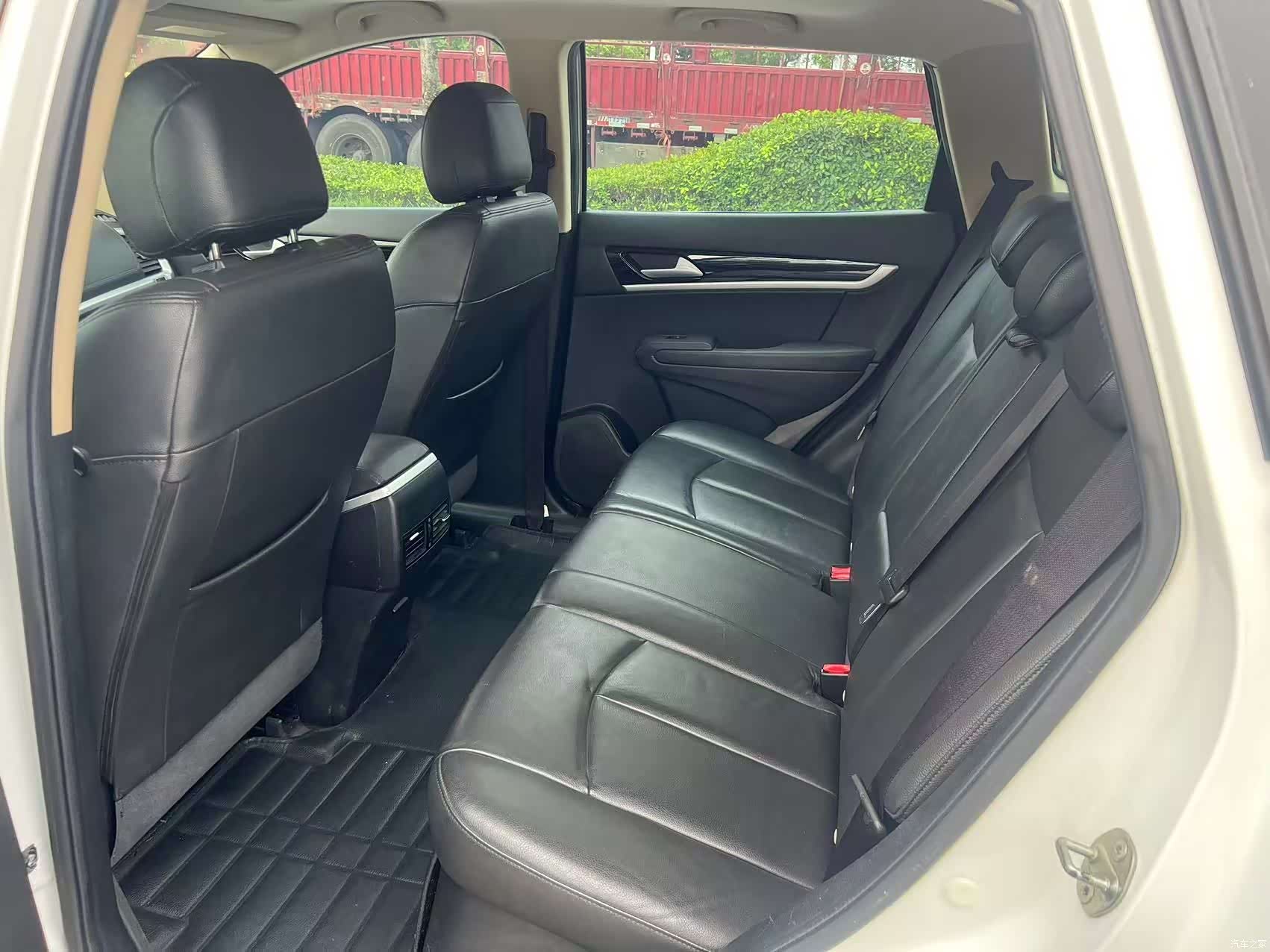 DongFeng AX7, 2015 9