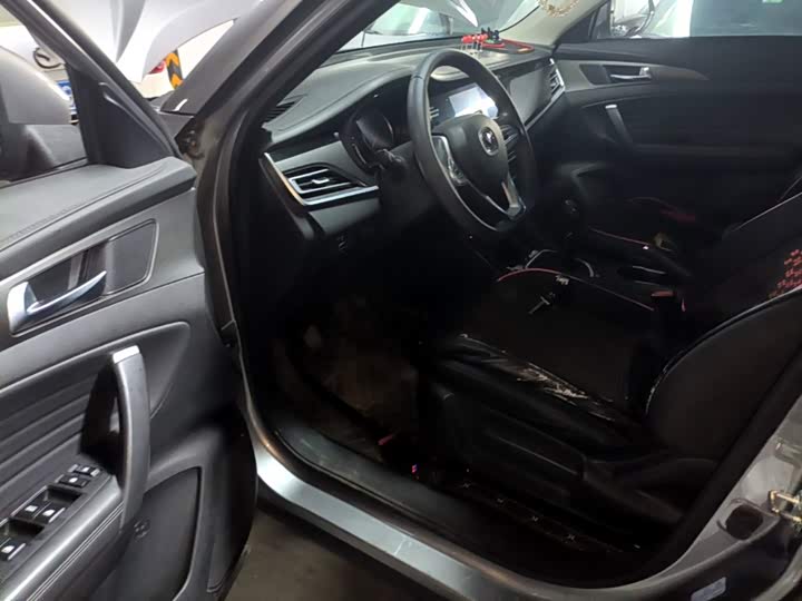 Changan CS35PLUS 2021 rong yao bai wan ban 1.6L МКПП jing ying ban