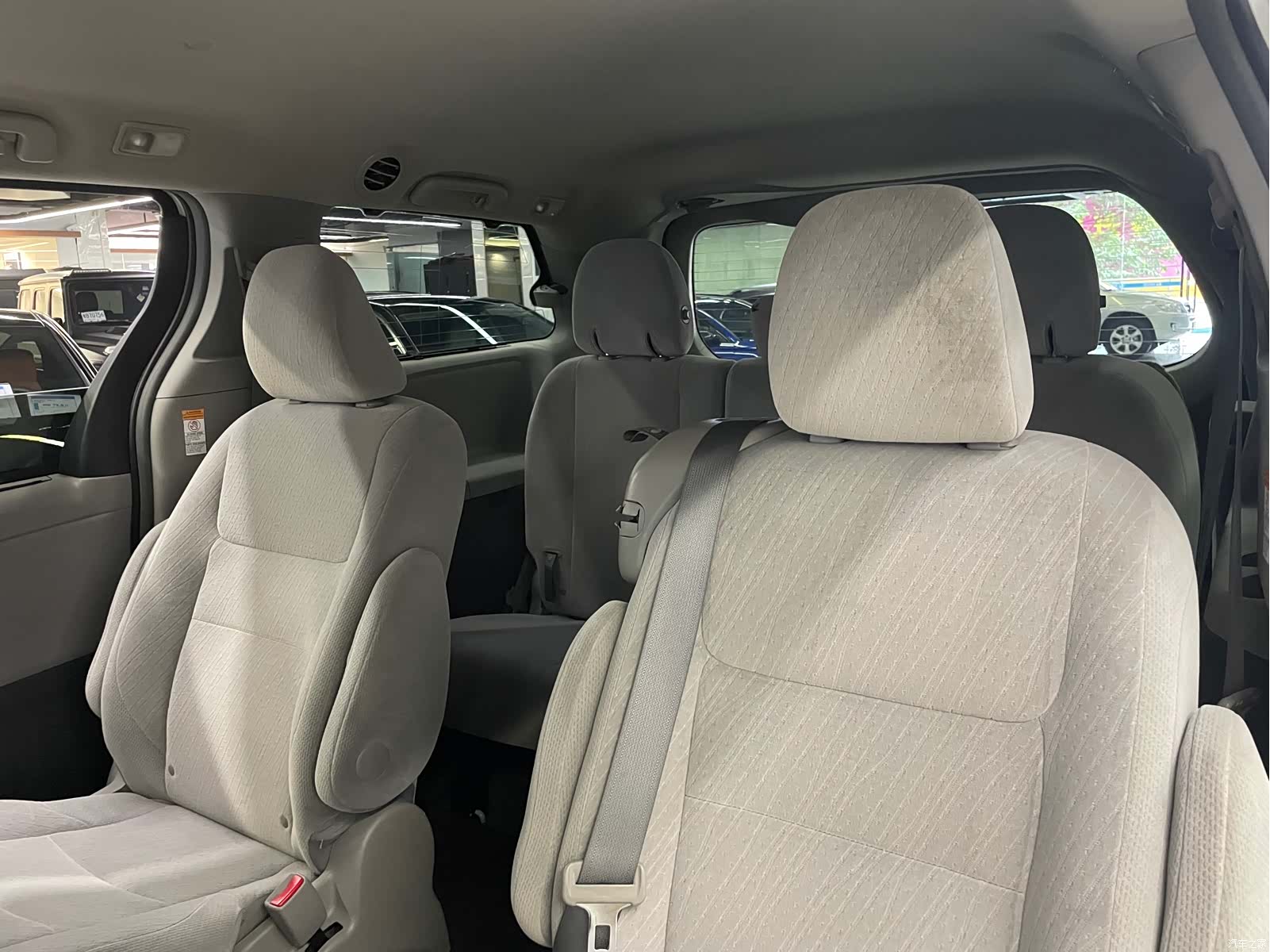 Toyota Sienna, 2016 37