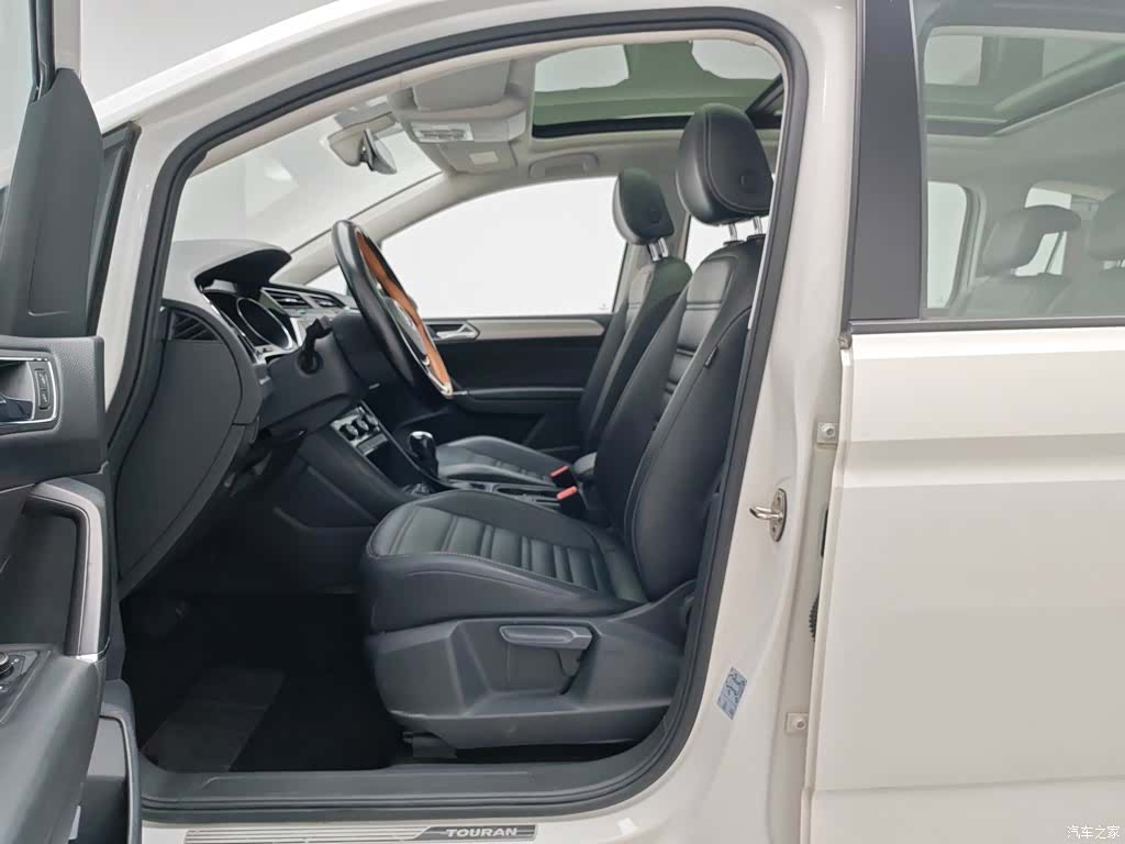 Volkswagen L, 2019 10
