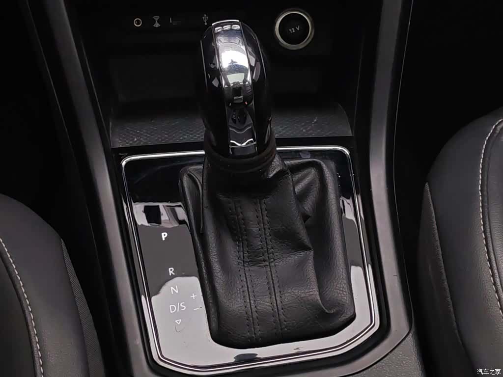 Volkswagen L, 2019 13