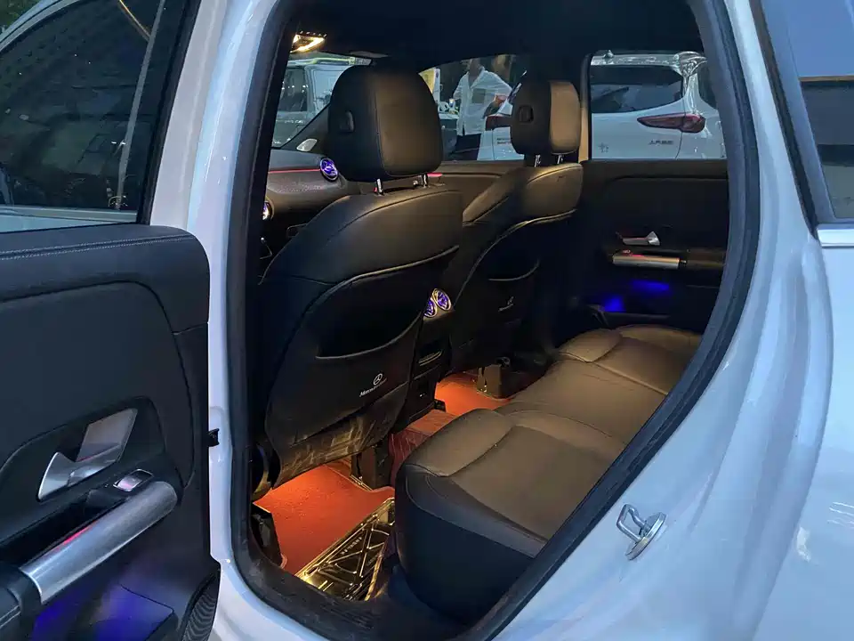 Mercedes-Benz GLA Mercedes-Benz GLA