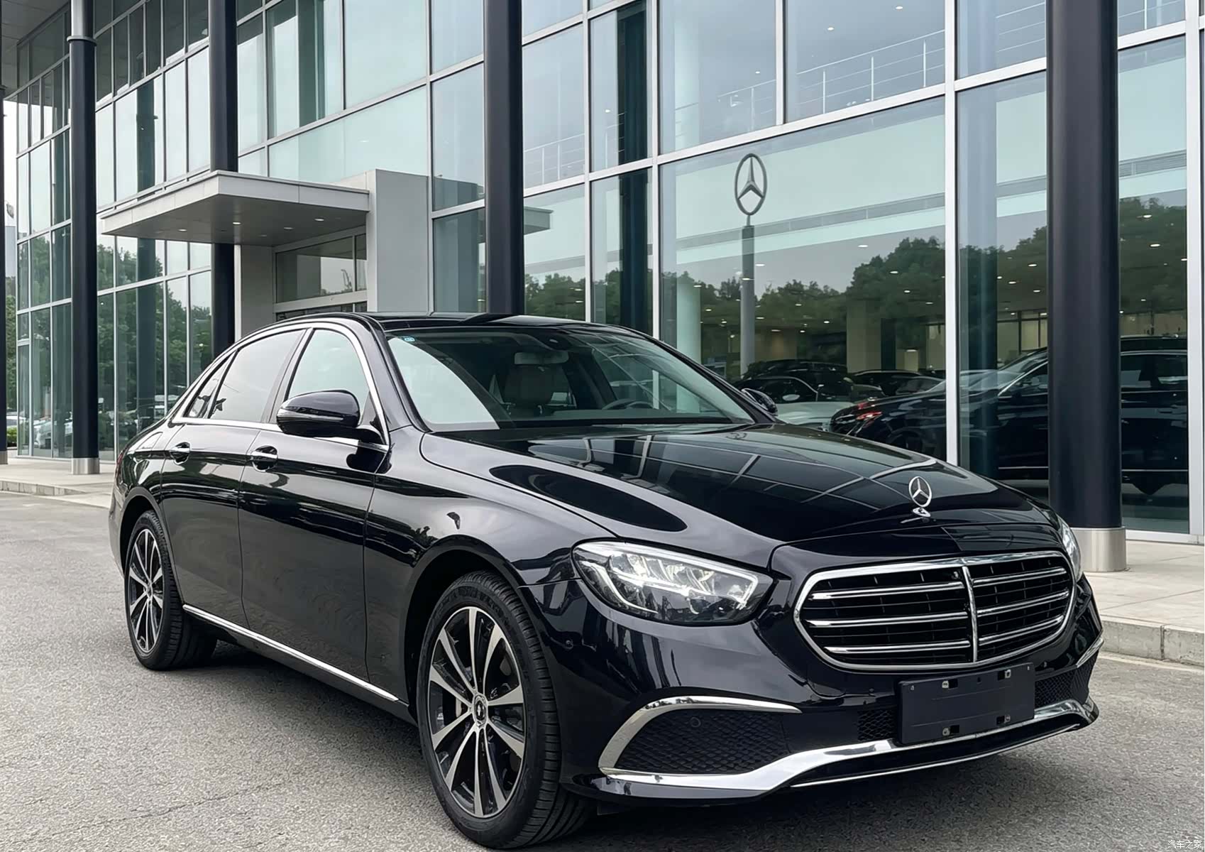 Mercedes-Benz E-Class, 2022 3