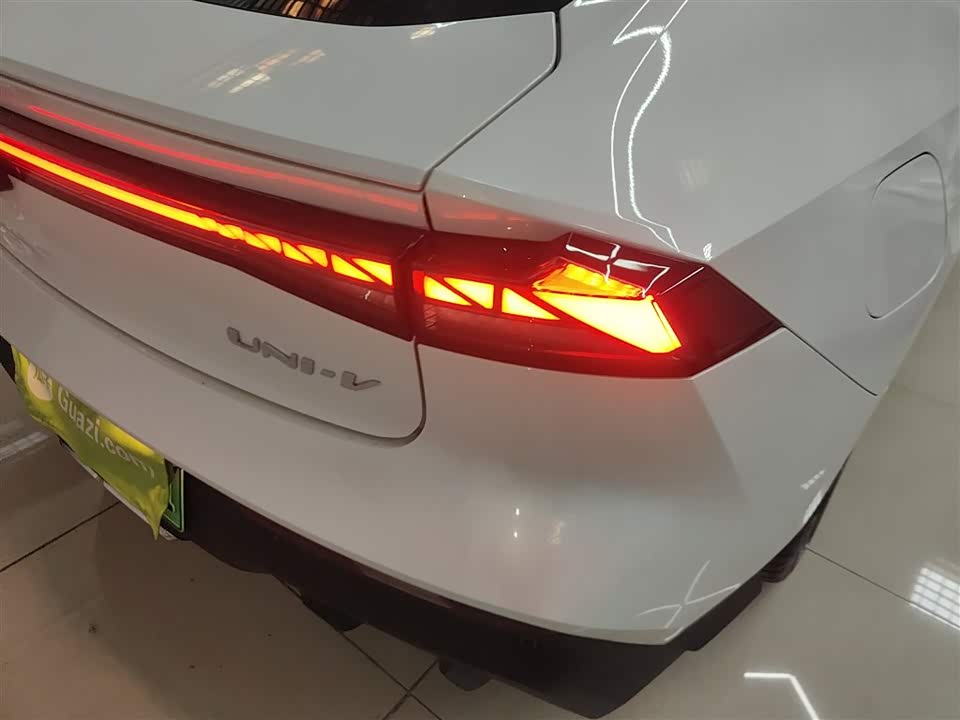 Changan UNI-V Smart iDD