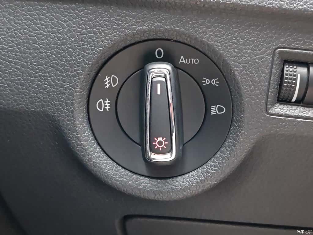 Volkswagen Passat, 2018 21
