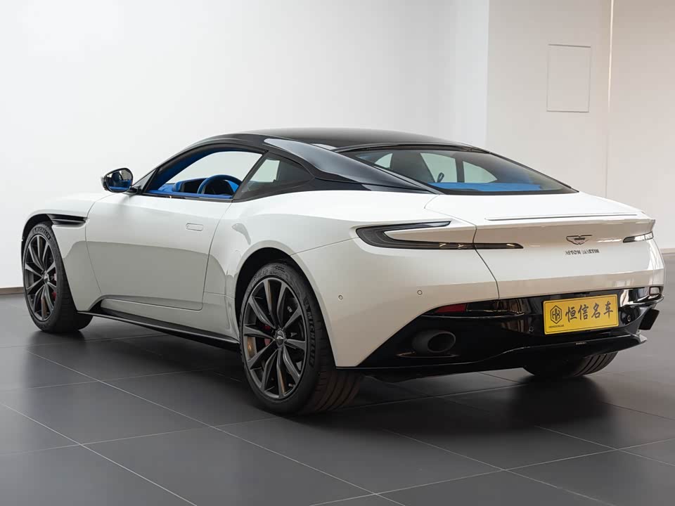 Aston Martin DB11