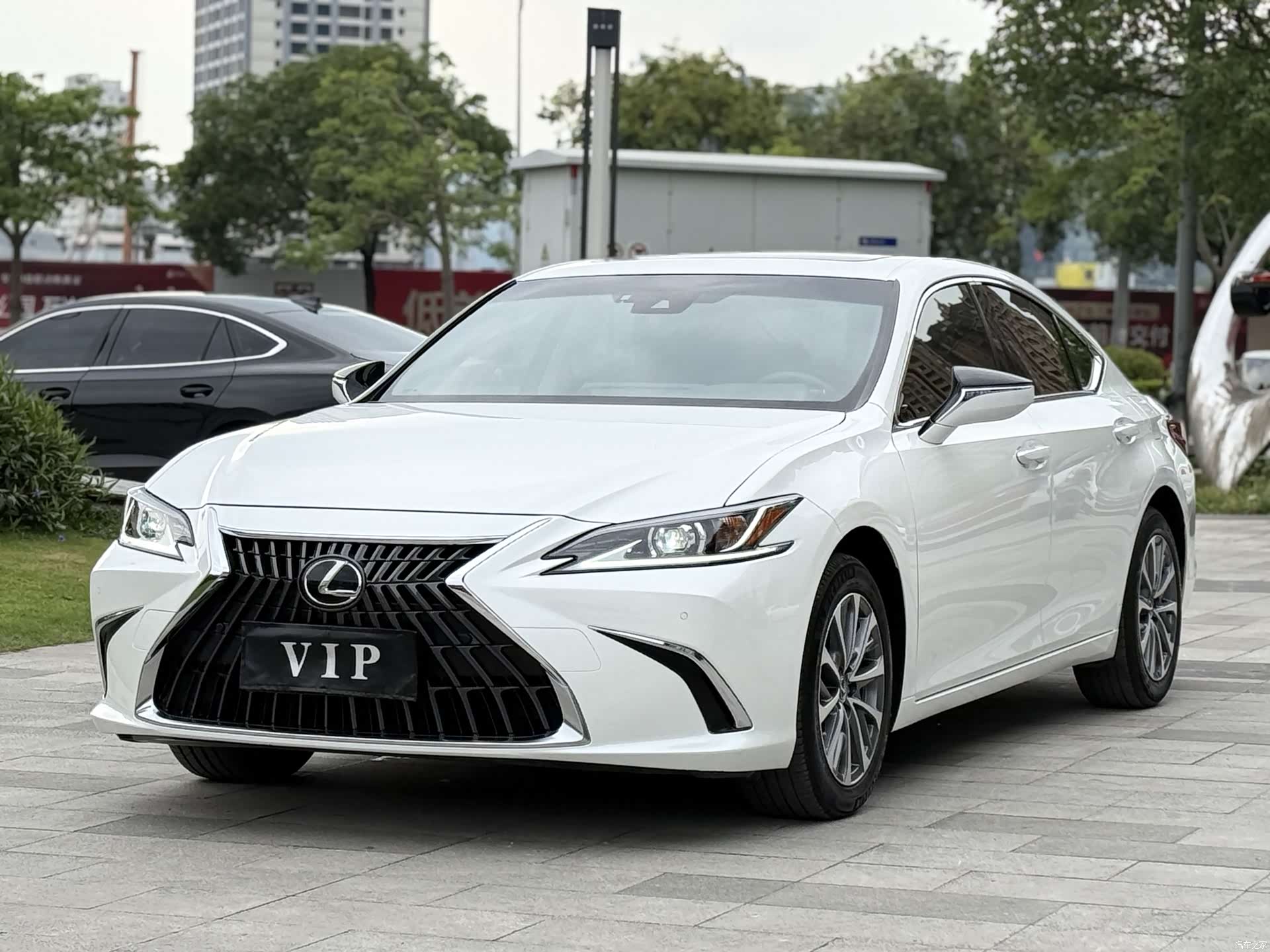 Lexus ES, 2023 1