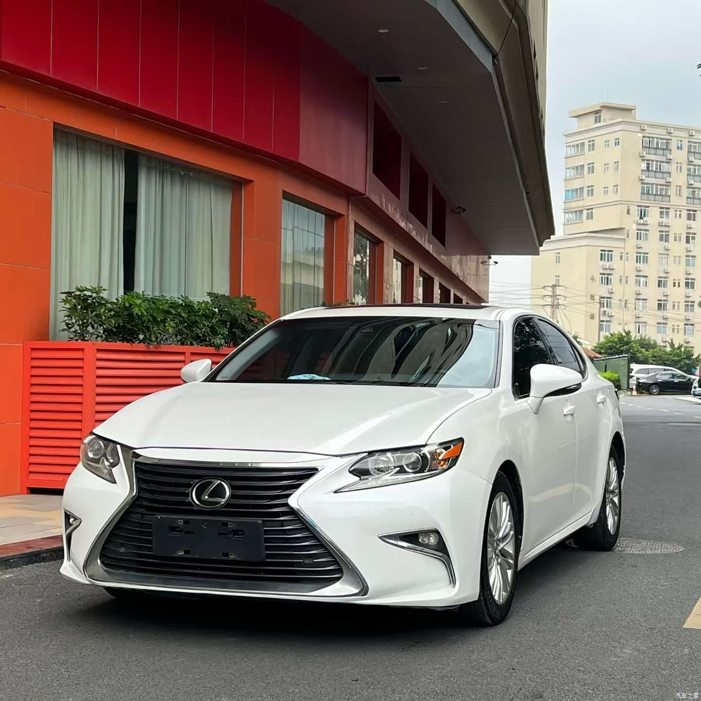 Lexus ES