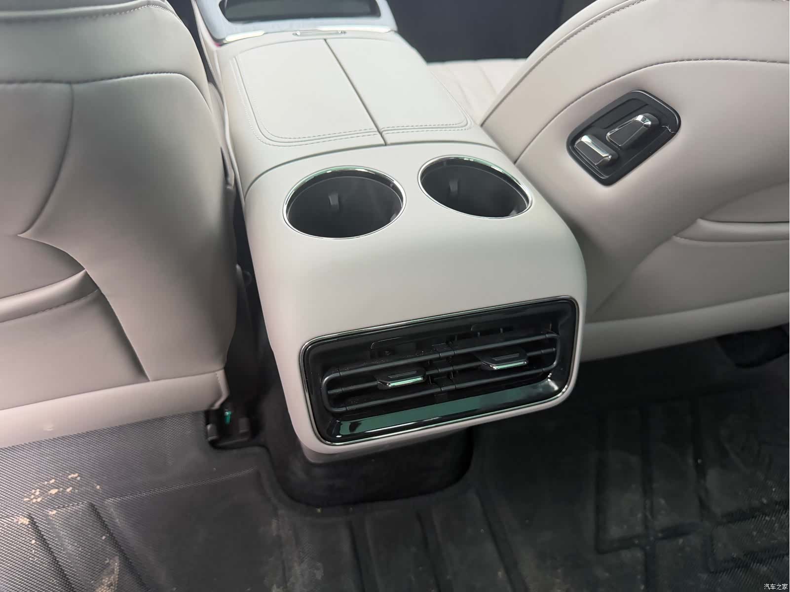 Geely 8, 2025 10